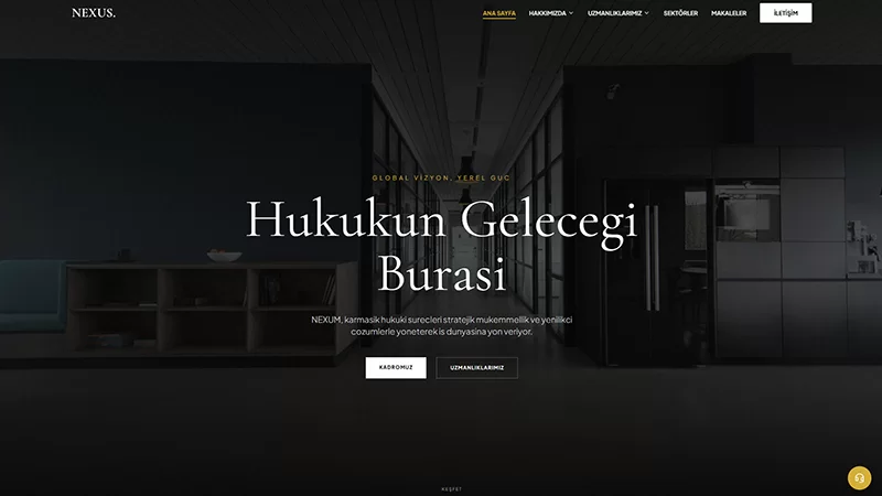 Prestijli görünümü ve şık detayları öne çıkaran, lüks hukuk bürosu web sitesi kapak görseli.